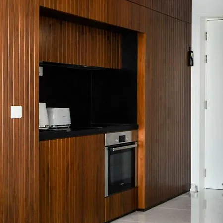 Phaedrus Living Seaview Luxury Flat Marina Court 213 *