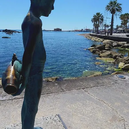 Phaedrus Living Seaview Luxury Flat Marina Court 213