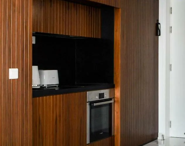 Phaedrus Living Seaview Luxury Flat Marina Court 213 *