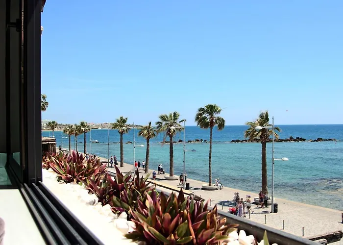 Phaedrus Living Seaview Luxury Flat Marina Court 213