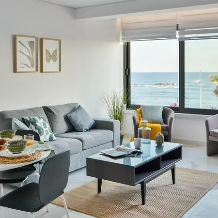 Daire Phaedrus Living Seaview Luxury Flat Marina Court 213