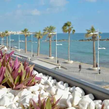 Phaedrus Living Seaview Luxury Flat Marina Court 213 Lägenhet