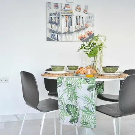 Phaedrus Living Seaview Luxury Flat Marina Court 213 * Paphos