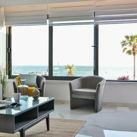 Phaedrus Living Seaview Luxury Flat Marina Court 213 Lägenhet